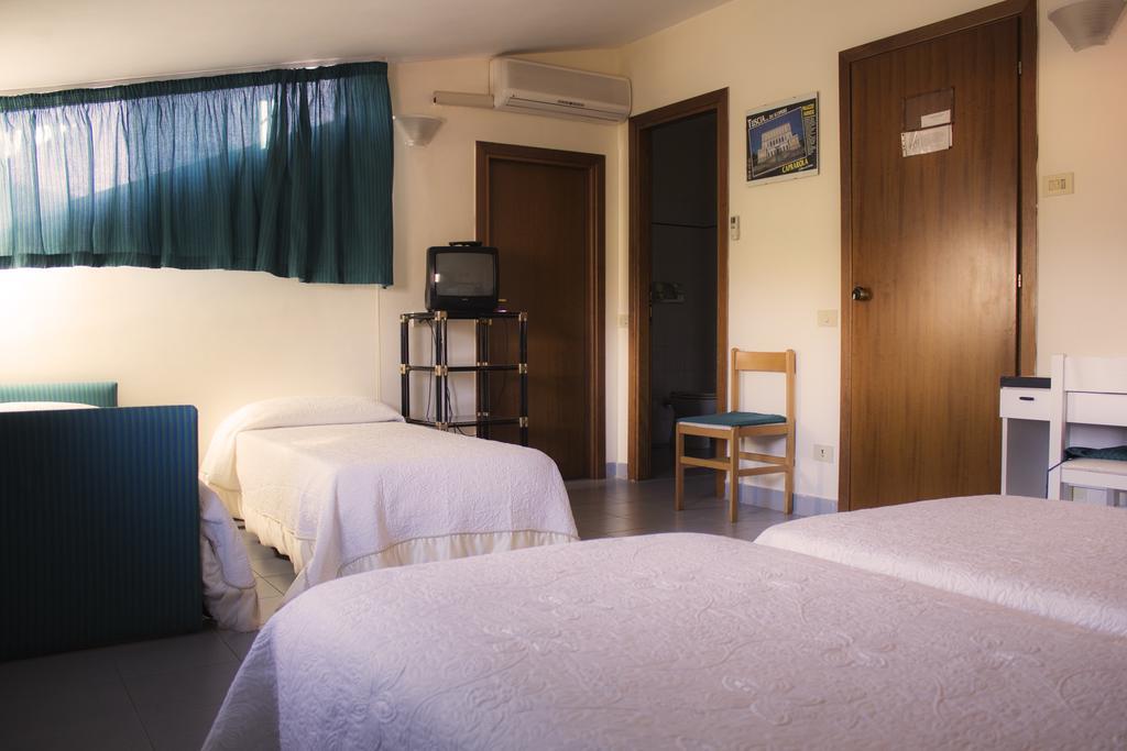 Hotel Falisco 法布里卡－迪罗马 客房 照片